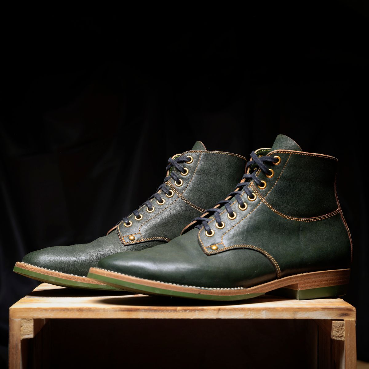 Photo by ScuffedUpKicks on December 6, 2025 of the Iron Boots x Østmo Type 1 in Maryam Dark Green Hand-Dyed Horsehide.