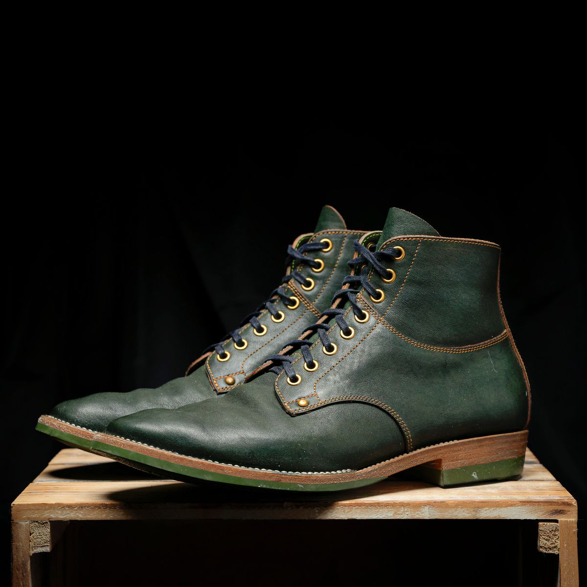 Photo by ScuffedUpKicks on January 6, 2026 of the Iron Boots x Østmo Type 1 in Maryam Dark Green Hand-Dyed Horsehide.