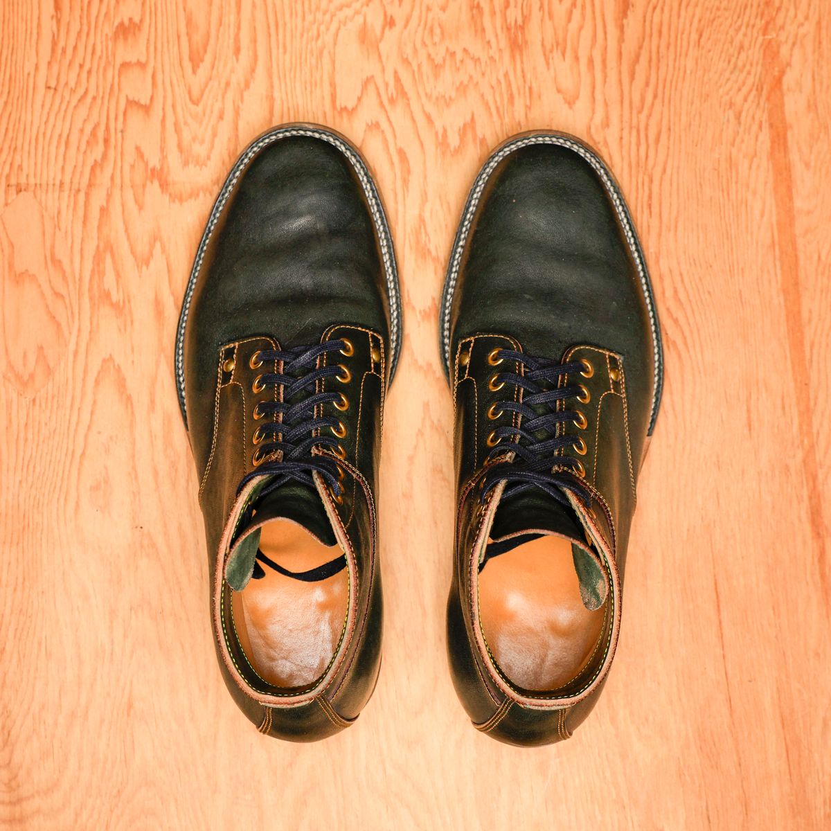 Photo by ScuffedUpKicks on February 5, 2026 of the Iron Boots x Østmo Type 1 in Maryam Dark Green Hand-Dyed Horsehide.