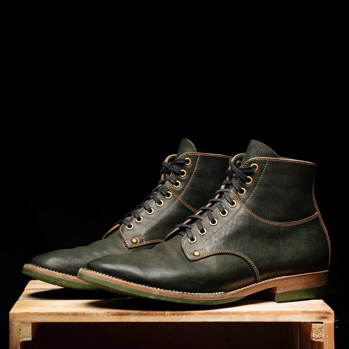 Photo by ScuffedUpKicks on March 6, 2026 of the Iron Boots x Østmo Type 1 in Maryam Dark Green Hand-Dyed Horsehide.