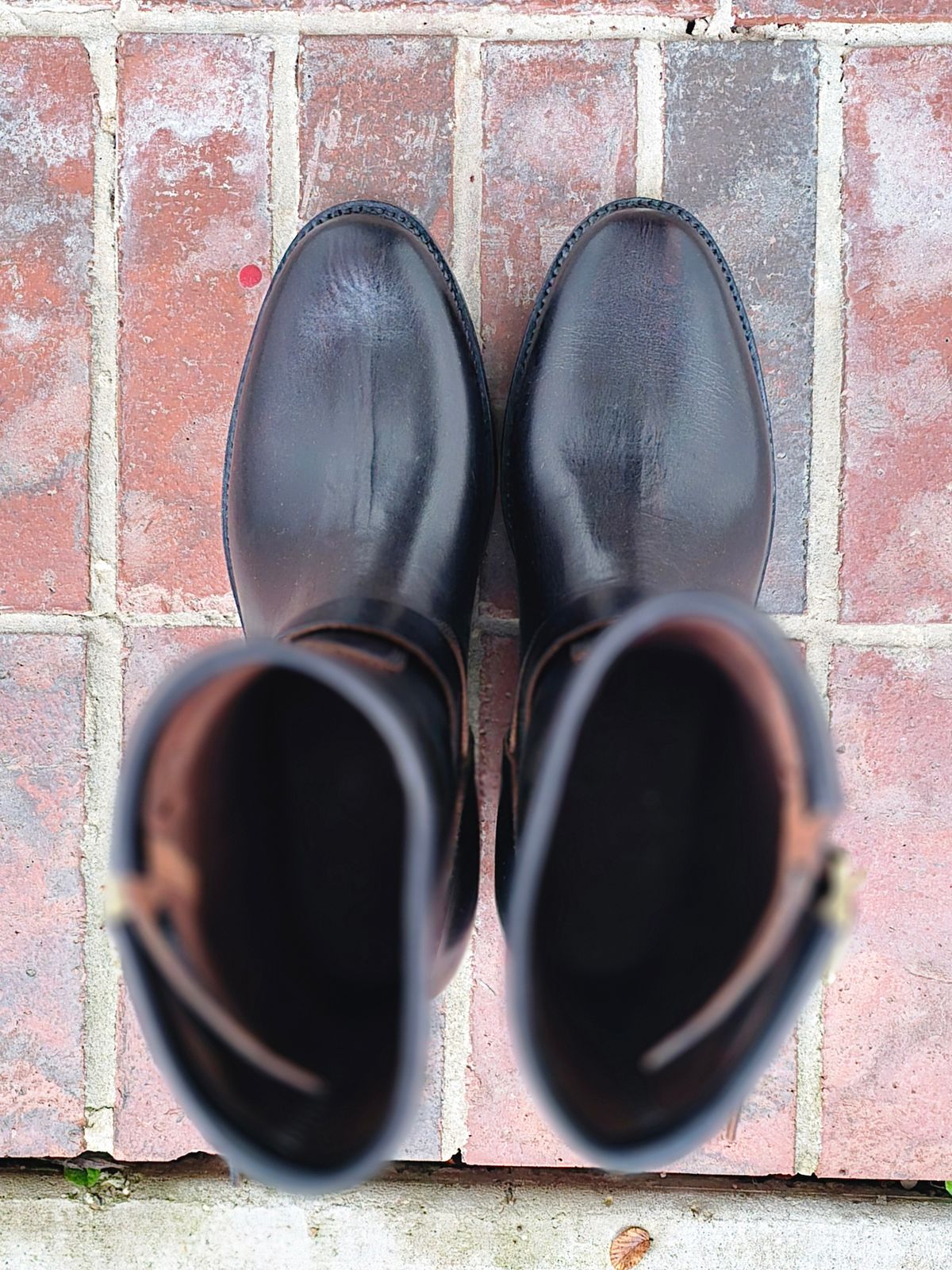 Photo by alanight on October 1, 2025 of the Fortis Boots Engineer Pandawa Last in Fortis Boots Indonesian Natural Vegtan Hand Overdye.