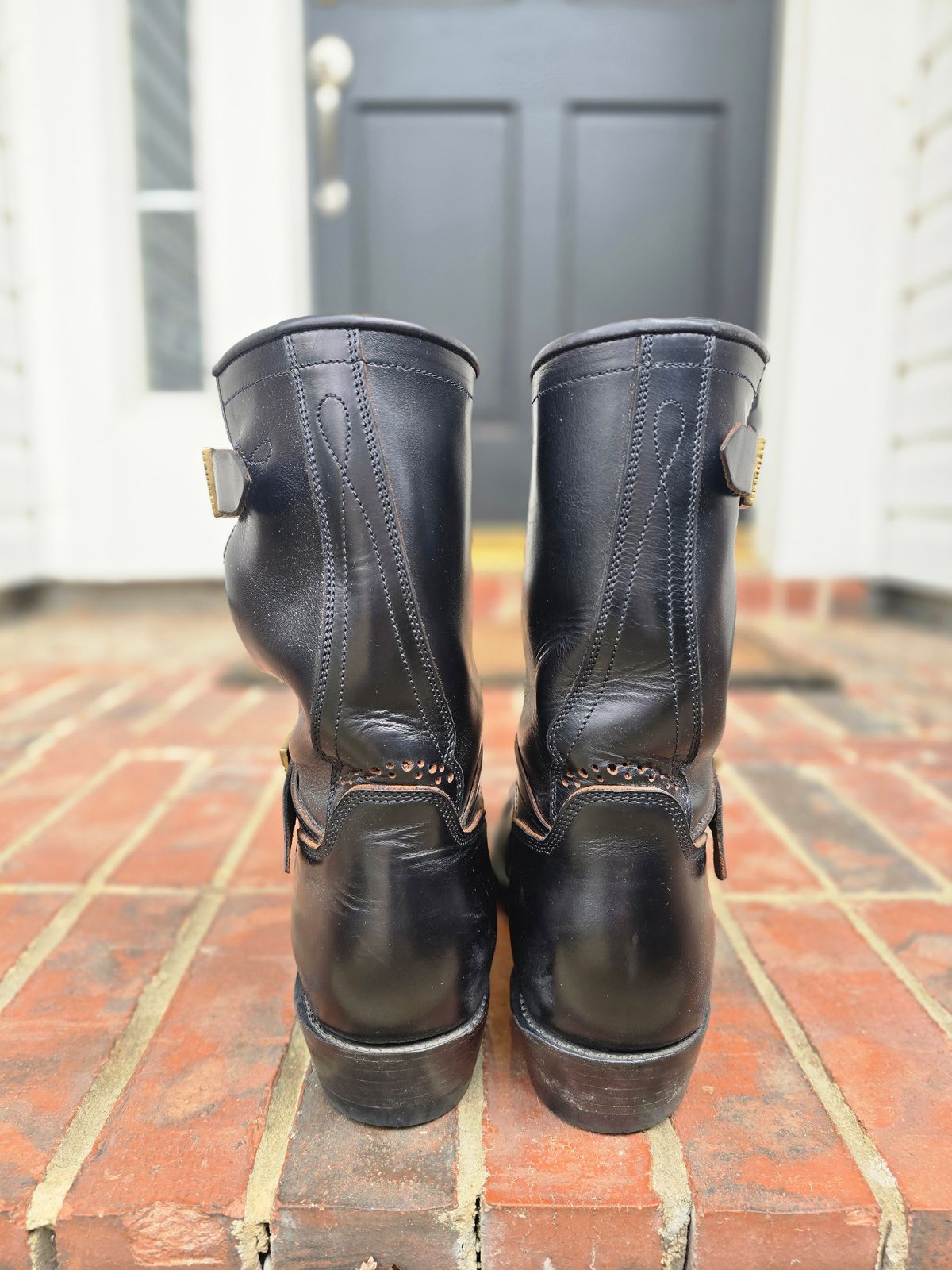 Photo by alanight on December 5, 2025 of the Fortis Boots Engineer Pandawa Last in Fortis Boots Indonesian Natural Vegtan Hand Overdye.