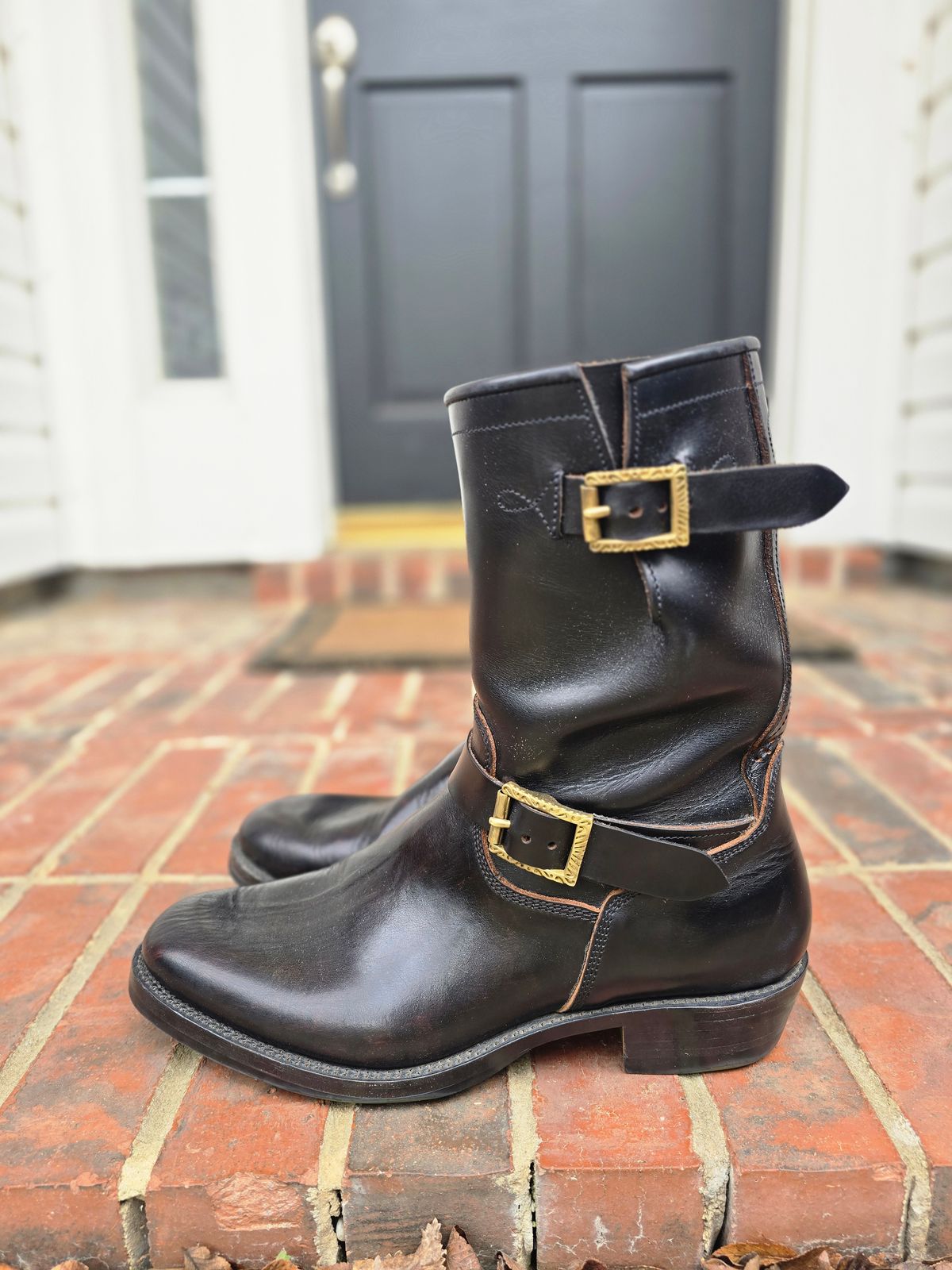 Photo by alanight on December 5, 2025 of the Fortis Boots Engineer Pandawa Last in Fortis Boots Indonesian Natural Vegtan Hand Overdye.