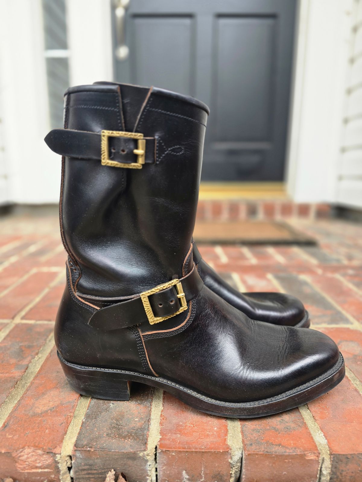 Photo by alanight on December 5, 2025 of the Fortis Boots Engineer Pandawa Last in Fortis Boots Indonesian Natural Vegtan Hand Overdye.