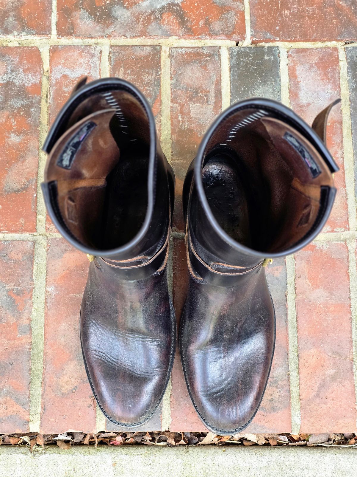 Photo by alanight on April 5, 2026 of the Fortis Boots Engineer Pandawa Last in Fortis Boots Indonesian Natural Vegtan Hand Overdye.