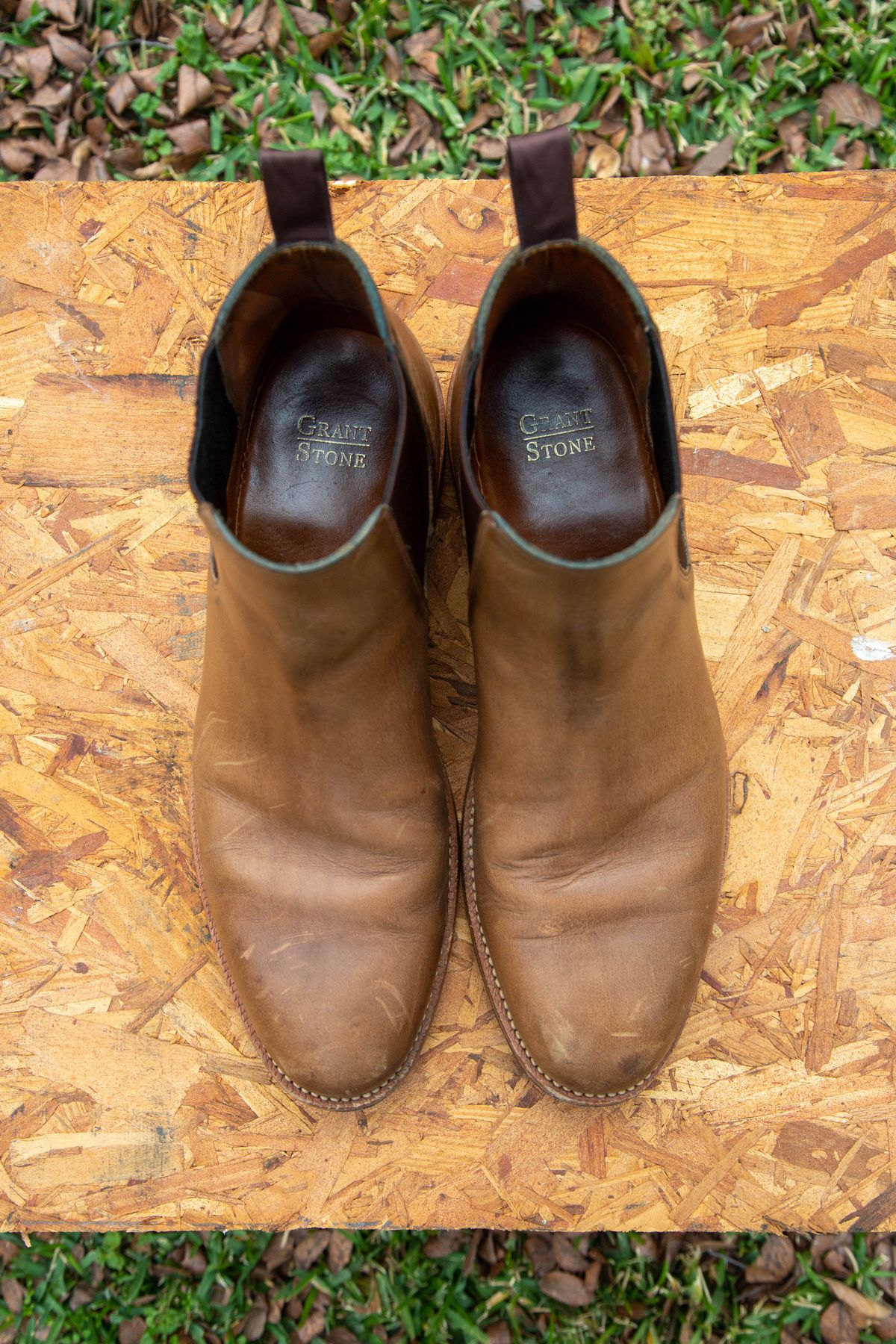 Photo by alanight on January 4, 2025 of the Grant Stone Chelsea Boot in Horween Dune Chromexcel.