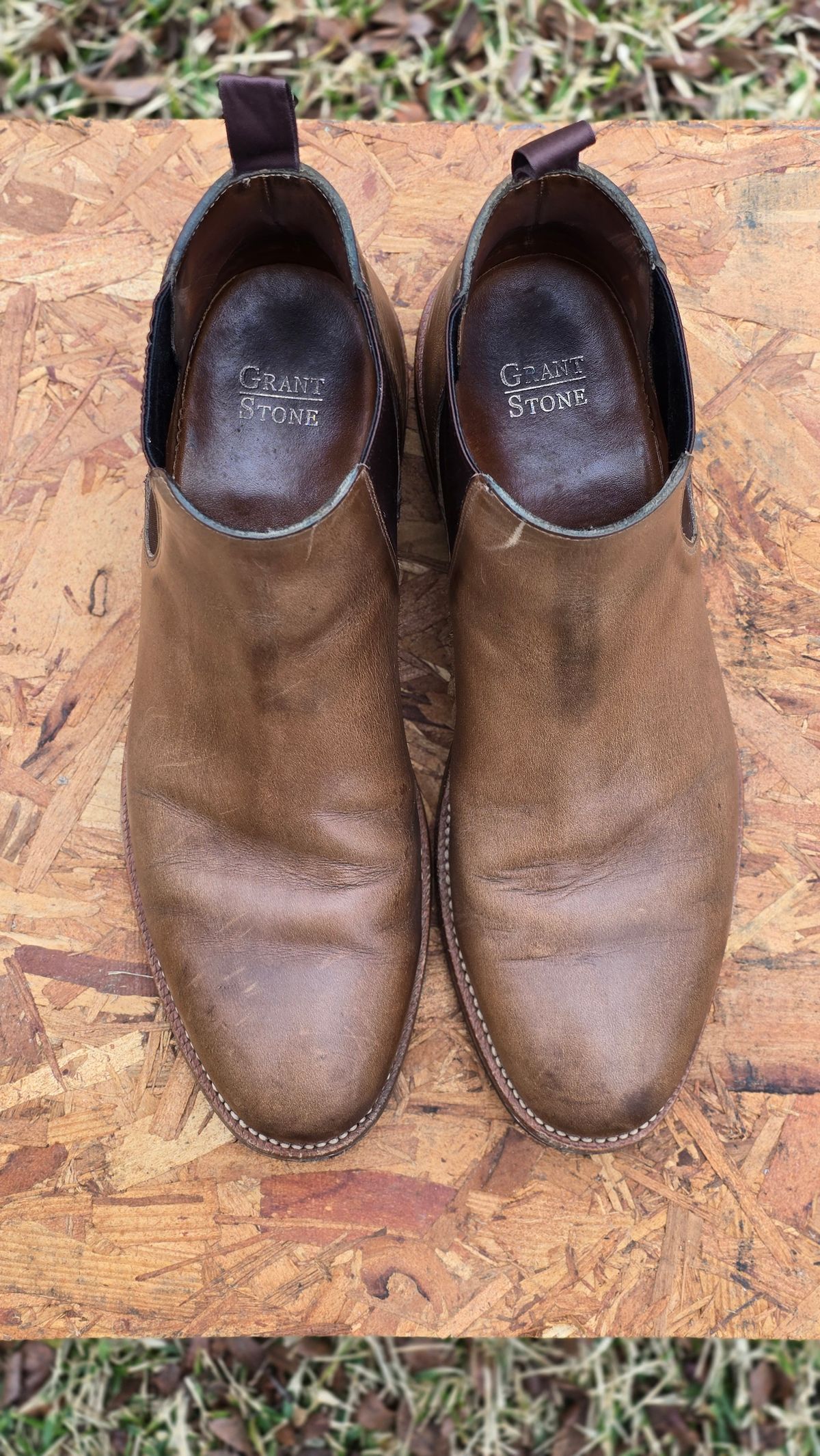 Photo by alanight on February 4, 2025 of the Grant Stone Chelsea Boot in Horween Dune Chromexcel.