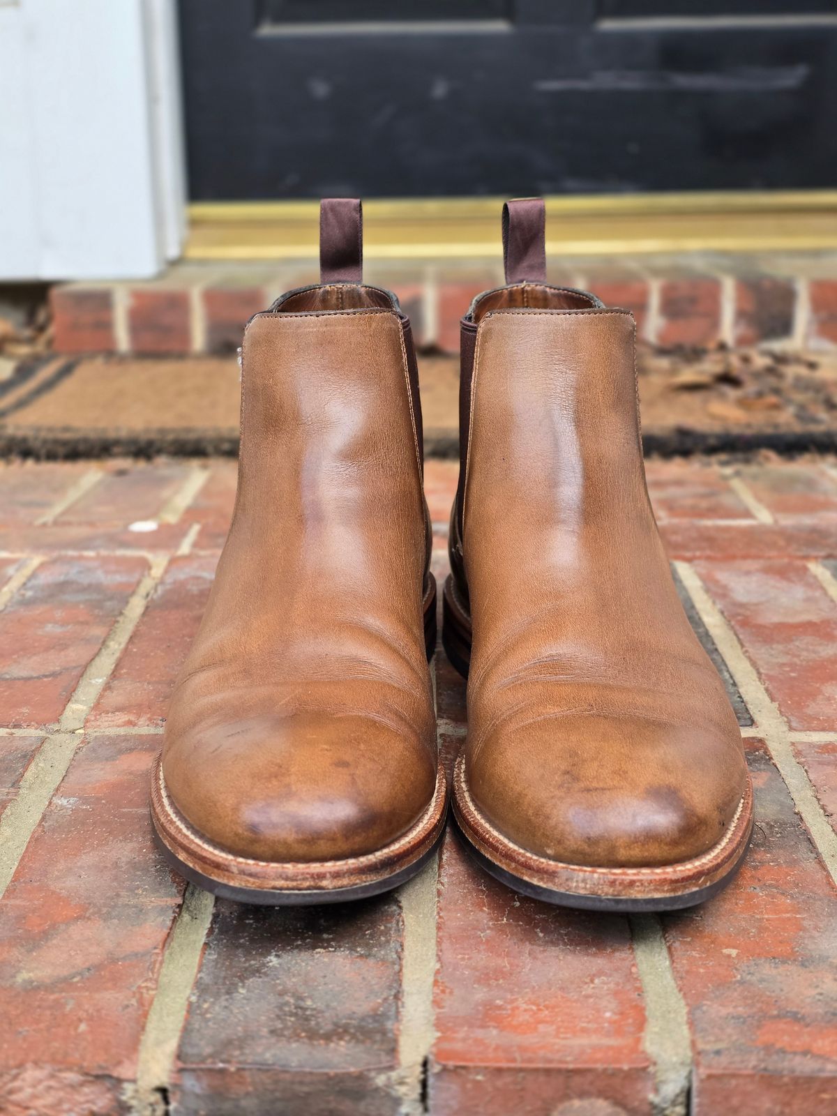 Photo by alanight on April 1, 2025 of the Grant Stone Chelsea Boot in Horween Dune Chromexcel.