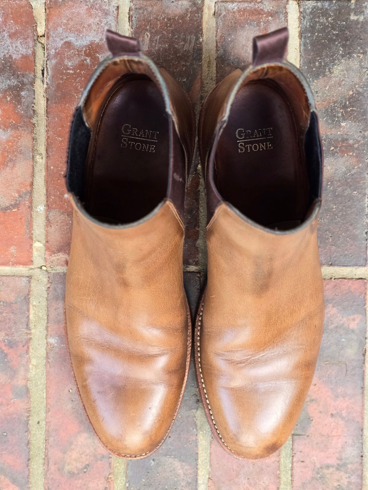 Photo by alanight on April 1, 2025 of the Grant Stone Chelsea Boot in Horween Dune Chromexcel.