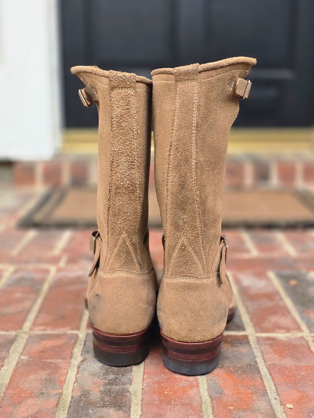 Photo by alanight on November 1, 2025 of the Kiattoko Engineer in Horween Marine Field Roughout.