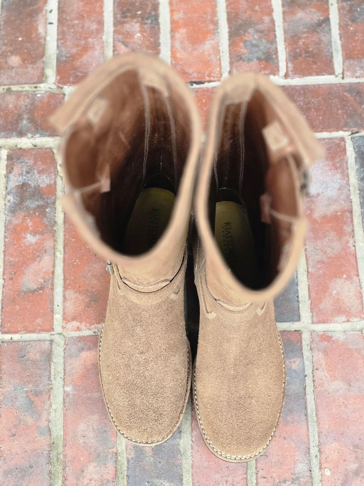 Photo by alanight on November 1, 2025 of the Kiattoko Engineer in Horween Marine Field Roughout.