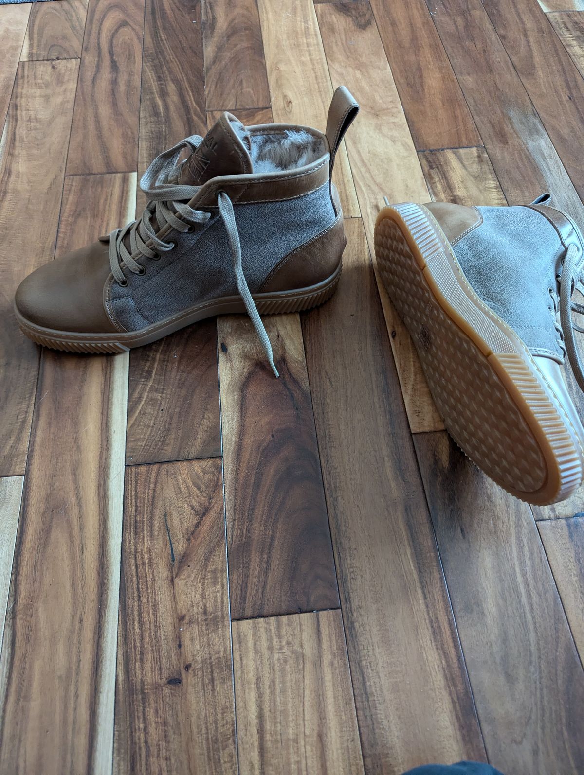 Photo by tweener22 on November 12, 2024 of the Goral x Rose Anvil Muggs in Shearling.