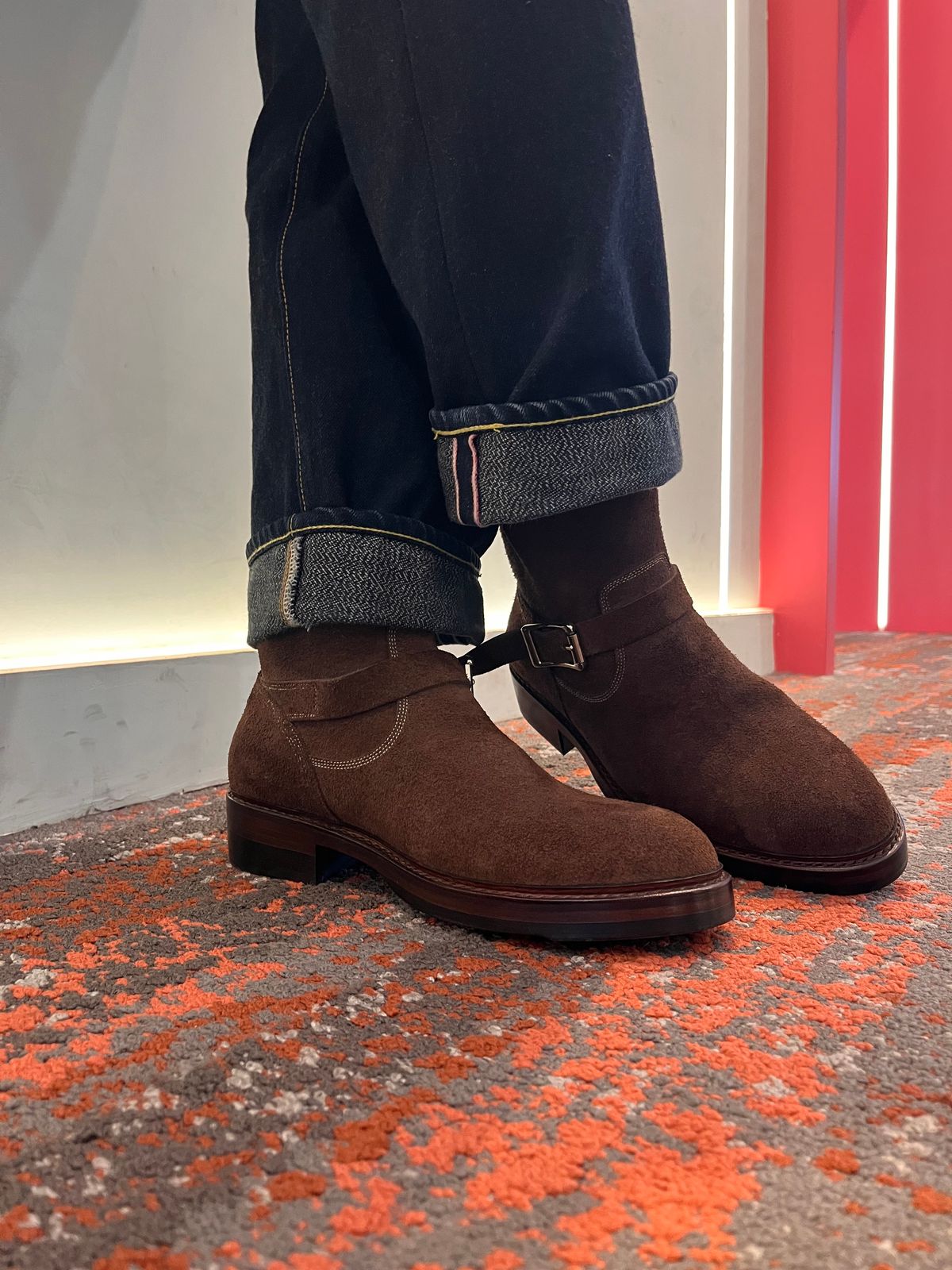 Photo by audysco on October 1, 2025 of the Junkard Engineer Boots in Indonesian Dark Brown Rough Out.