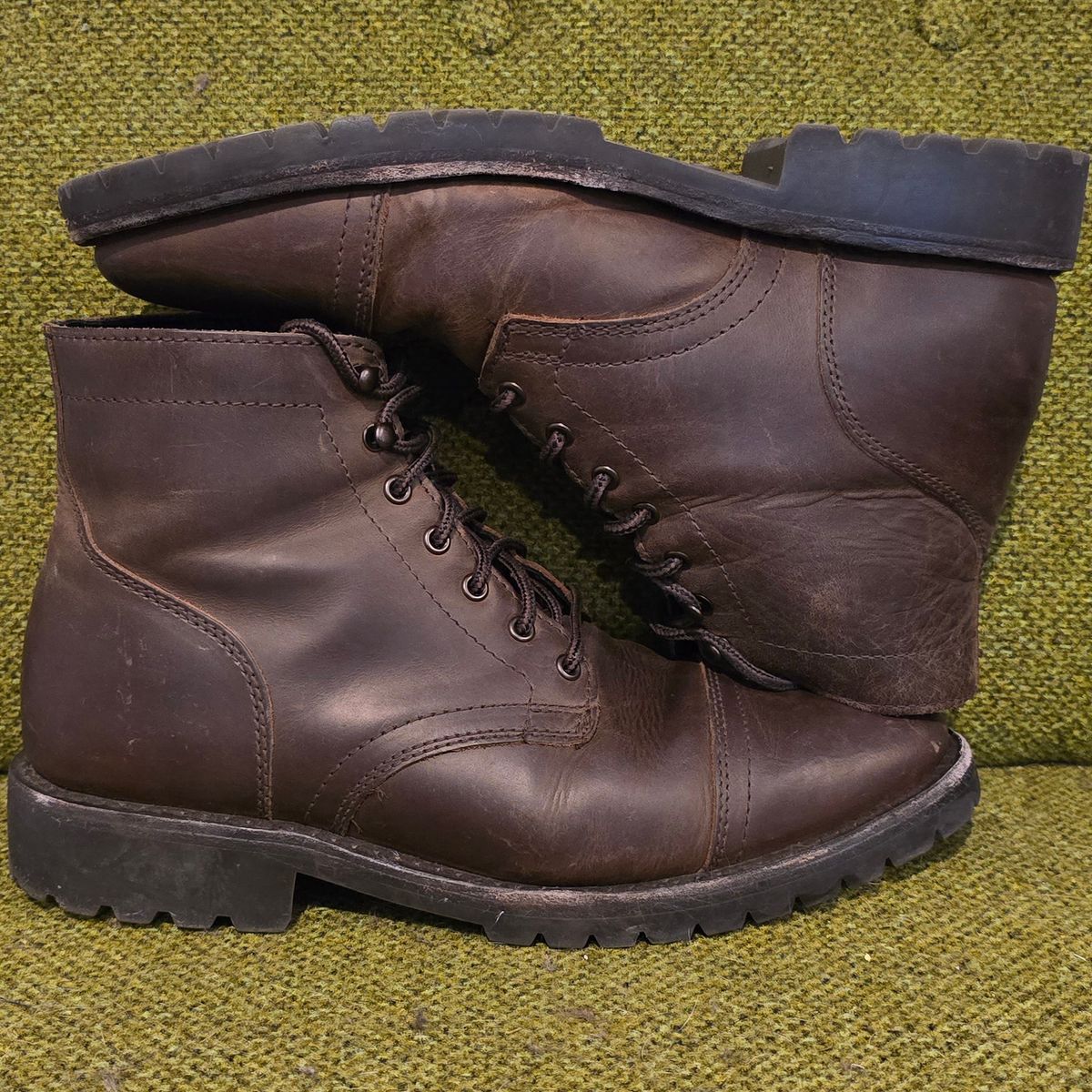 Photo by calljeef on January 4, 2026 of the Thursday Captain in Tobacco Rugged & Resilient.