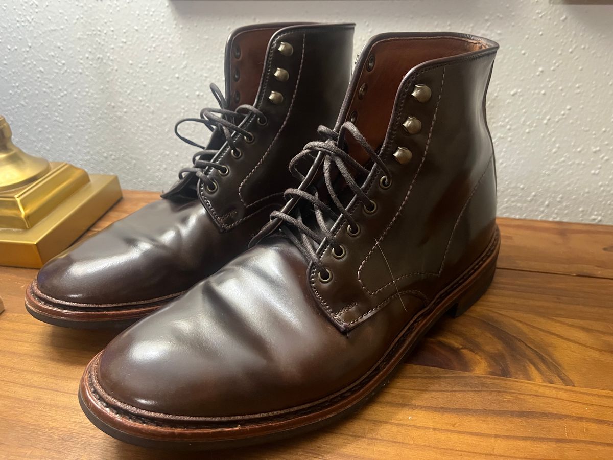 Photo by LiquidLove on December 17, 2025 of the Allen Edmonds Higgins Mill in Horween Brown Shell Cordovan.