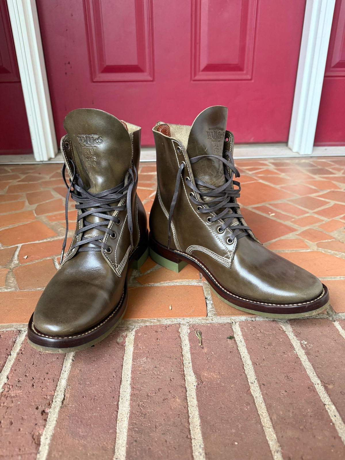Photo by DinkyDog on October 2, 2025 of the Willie's Handmade Boots Boondocker in Maryam Olive Horsebutt.