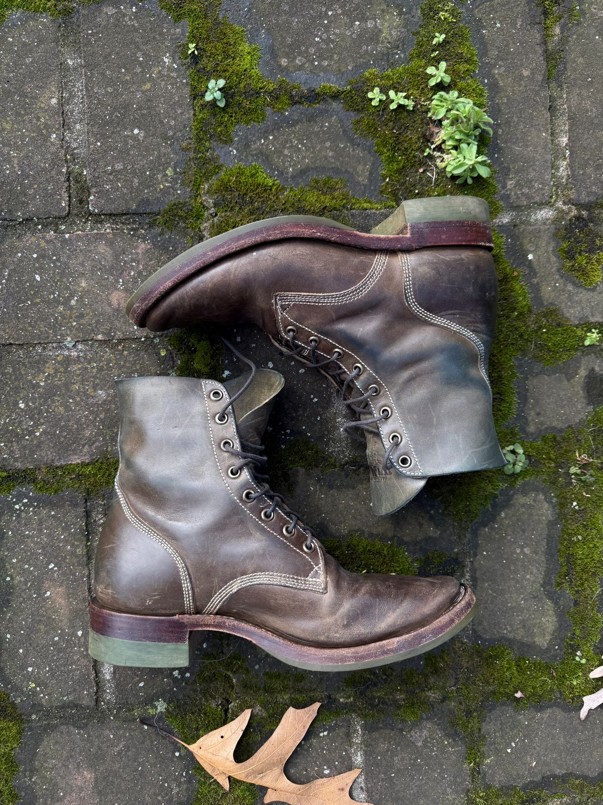 Photo by DinkyDog on December 3, 2025 of the Willie's Handmade Boots Boondocker in Maryam Olive Horsebutt.