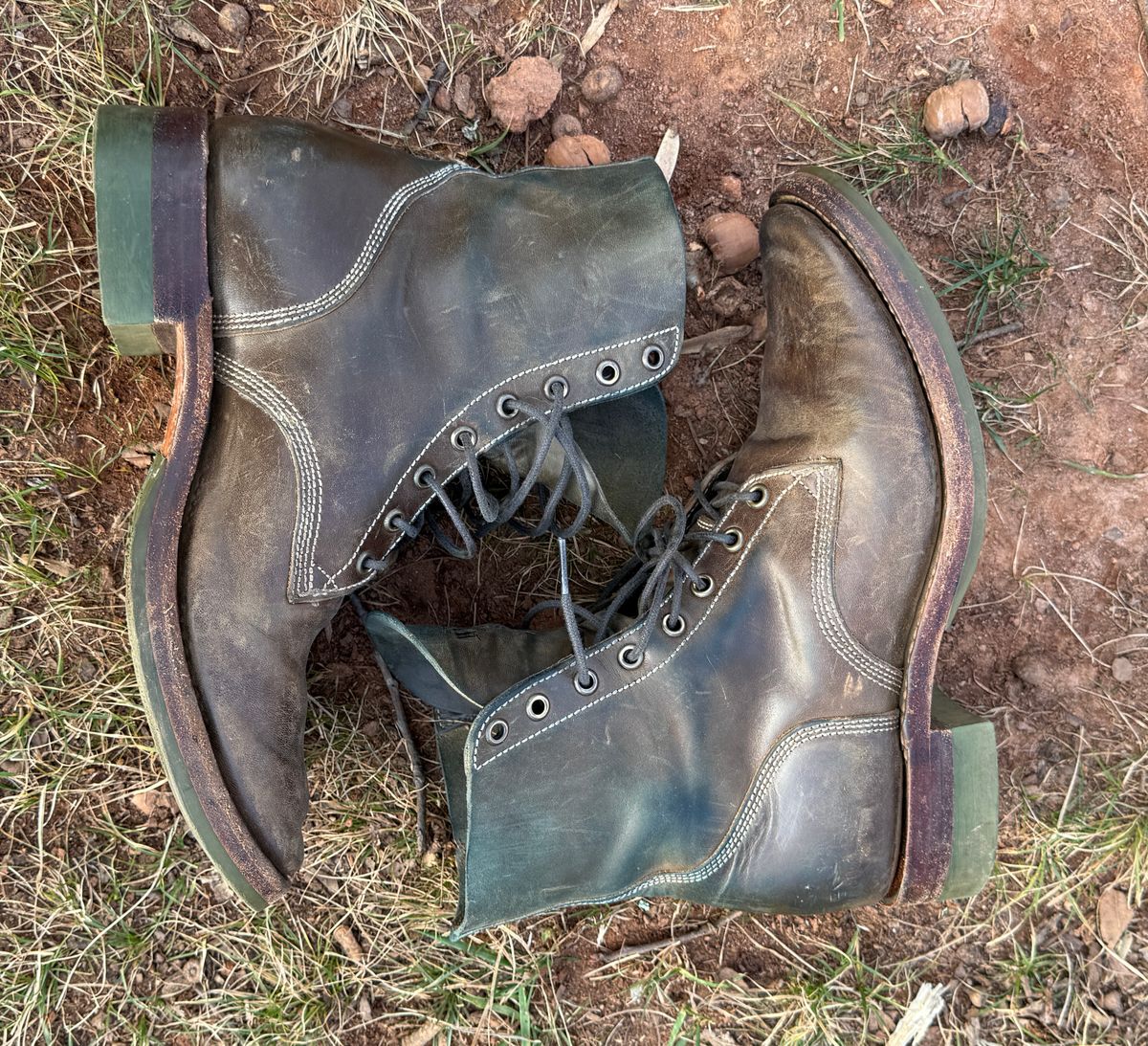 Photo by DinkyDog on December 31, 2025 of the Willie's Handmade Boots Boondocker in Maryam Olive Horsebutt.