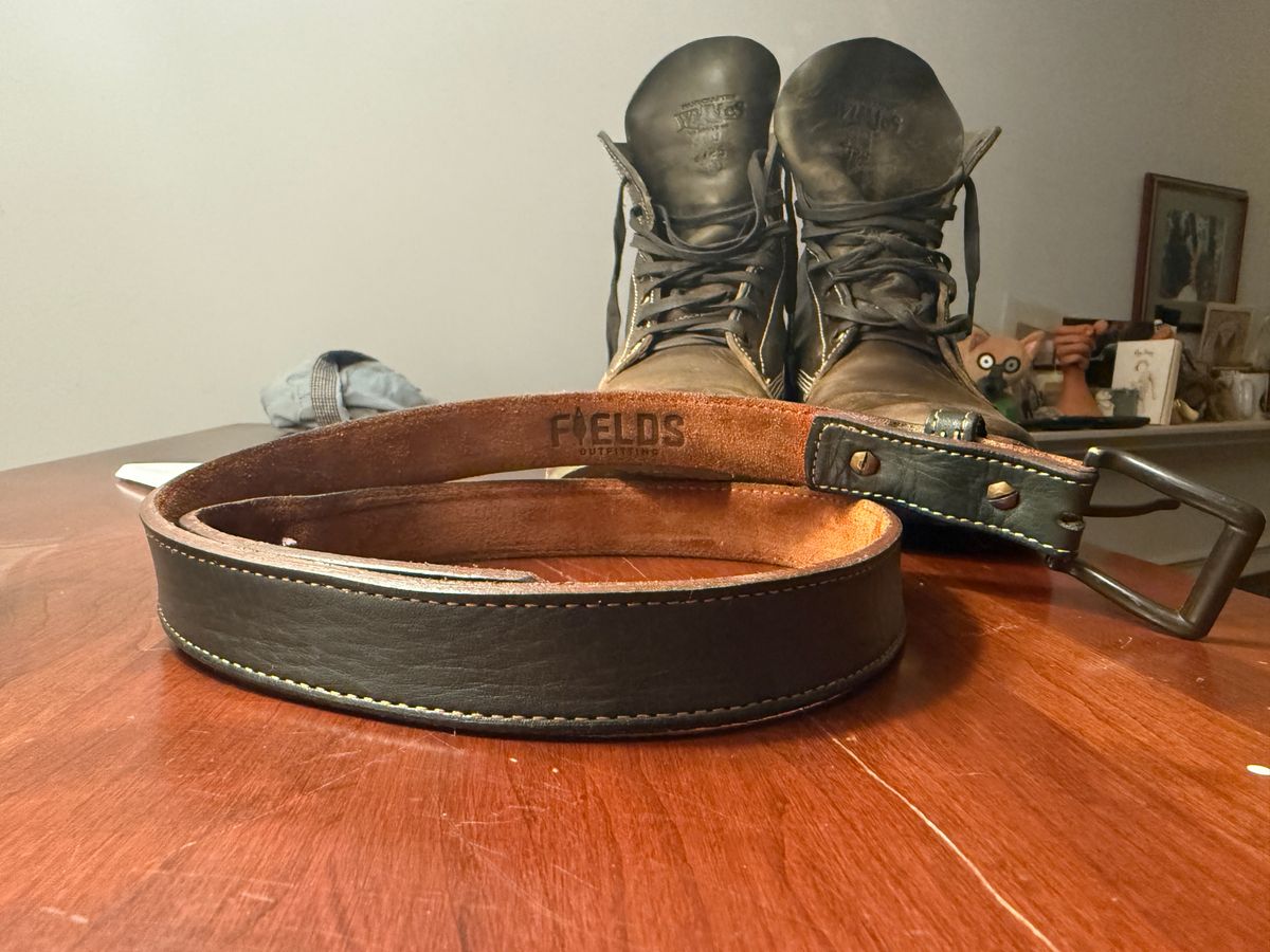 Photo by DinkyDog on November 6, 2025 of the Fields Outfitting Green Belt in Olive Argentinian Vegtable Tanned Leather.