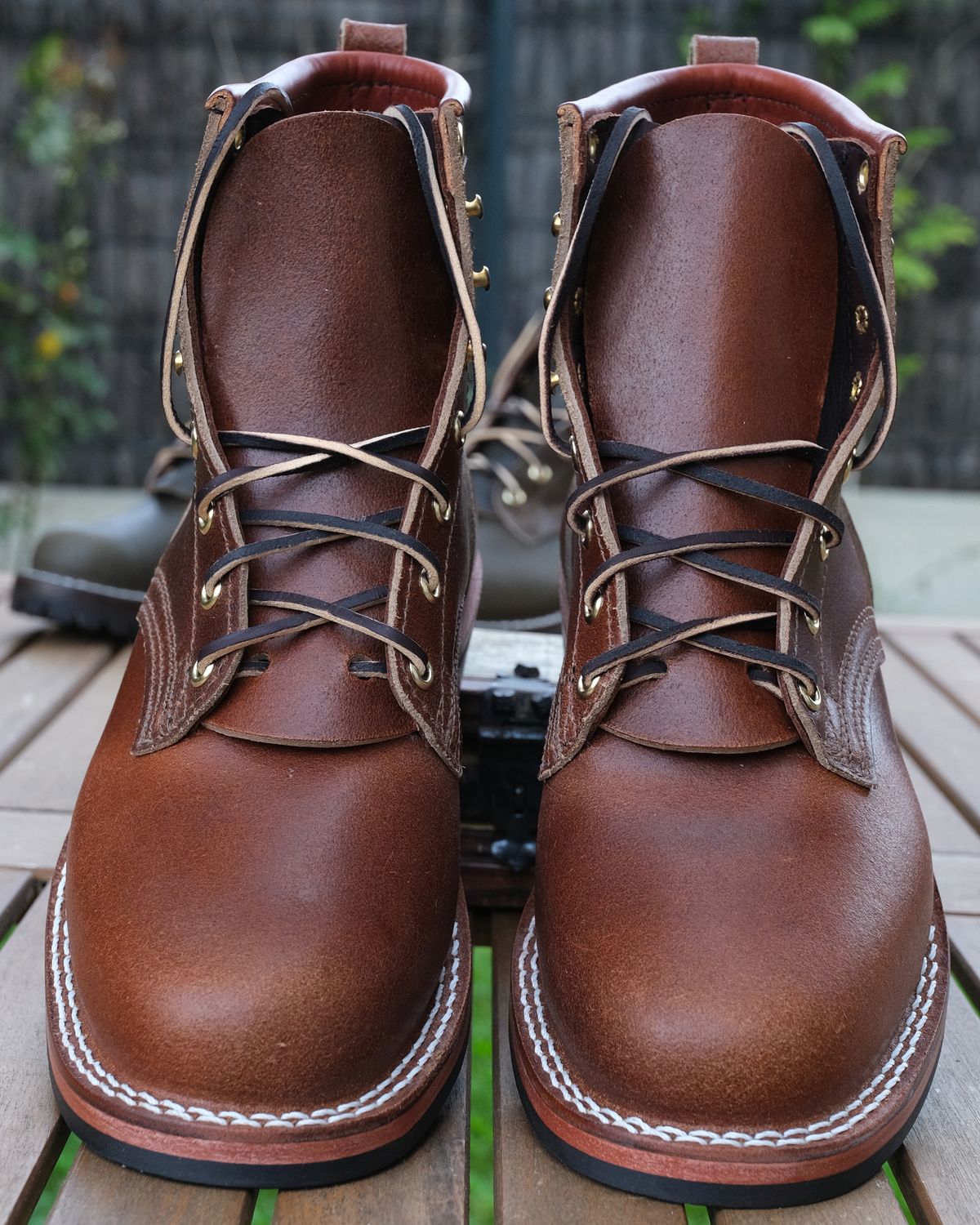 Photo by Clemmach on October 1, 2025 of the Nicks Robert in Horween Ember Waxed Flesh.