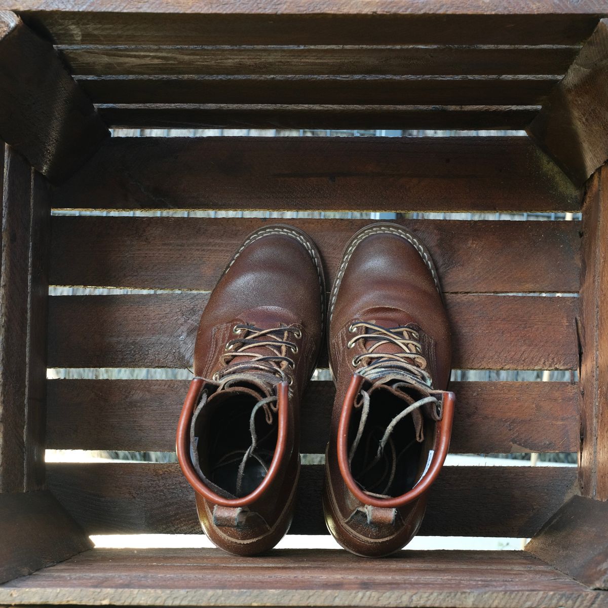 Photo by Clemmach on December 26, 2025 of the Nicks Robert in Horween Ember Waxed Flesh.