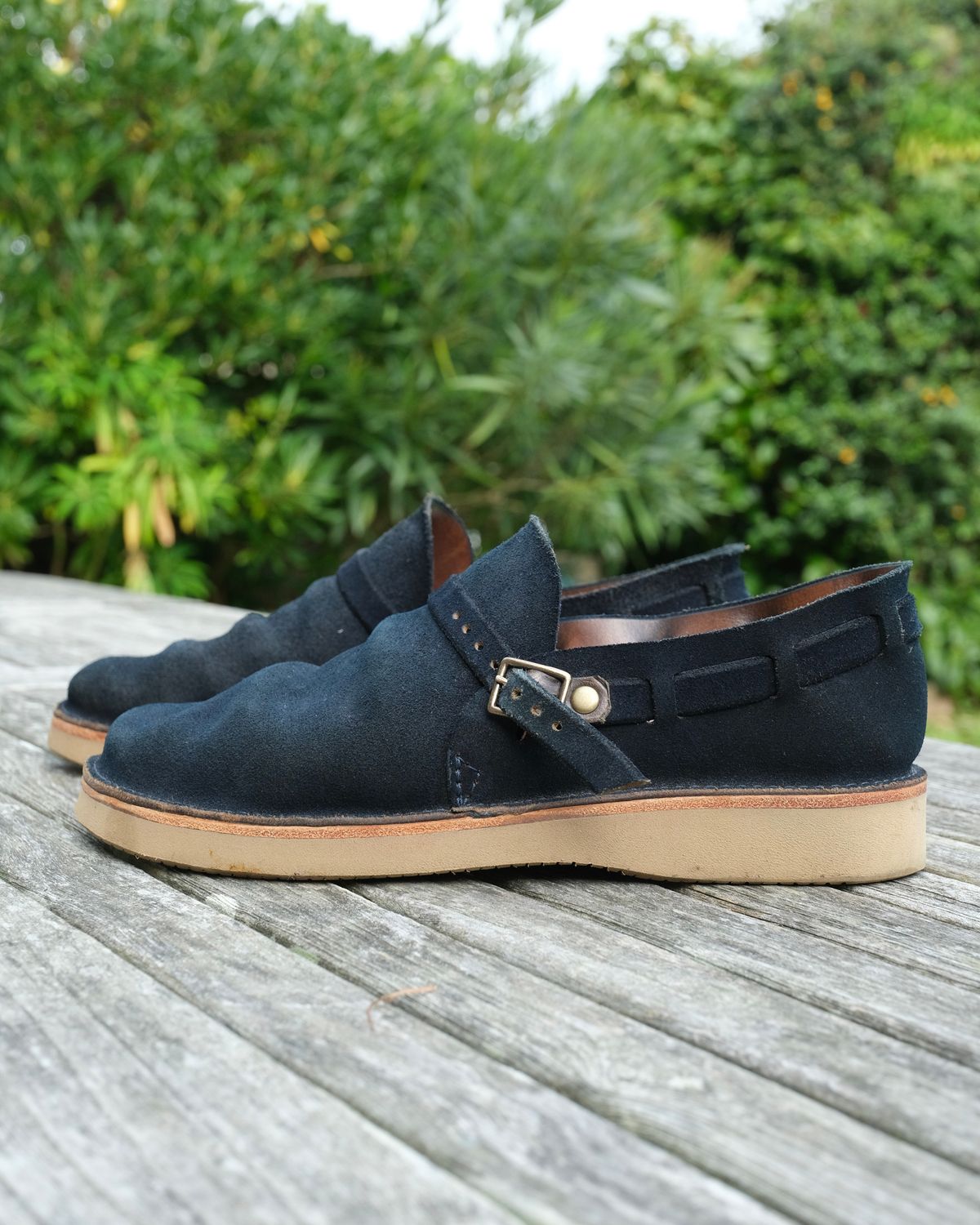 Photo by Clemmach on October 26, 2025 of the Oak Street Bootmakers Country Loafer in Horween Natural Indigo Chromexcel Roughout.