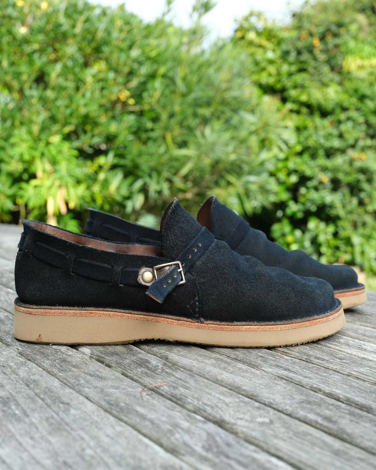 Photo by Clemmach on October 26, 2025 of the Oak Street Bootmakers Country Loafer in Horween Natural Indigo Chromexcel Roughout.