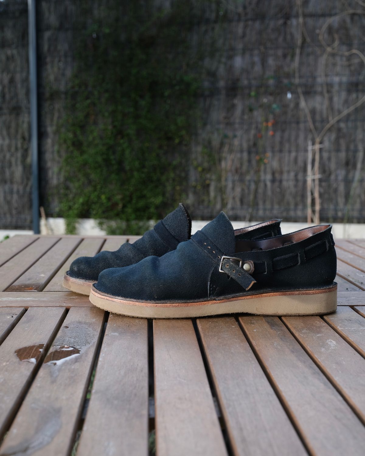 Photo by Clemmach on January 25, 2026 of the Oak Street Bootmakers Country Loafer in Horween Natural Indigo Chromexcel Roughout.