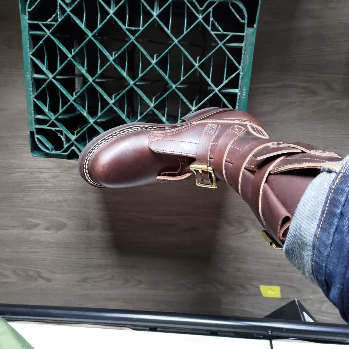 Photo by 3ringCircu5 on June 19, 2024 of the Nicks Heritage TankerPro in Horween Brown Chromexcel.