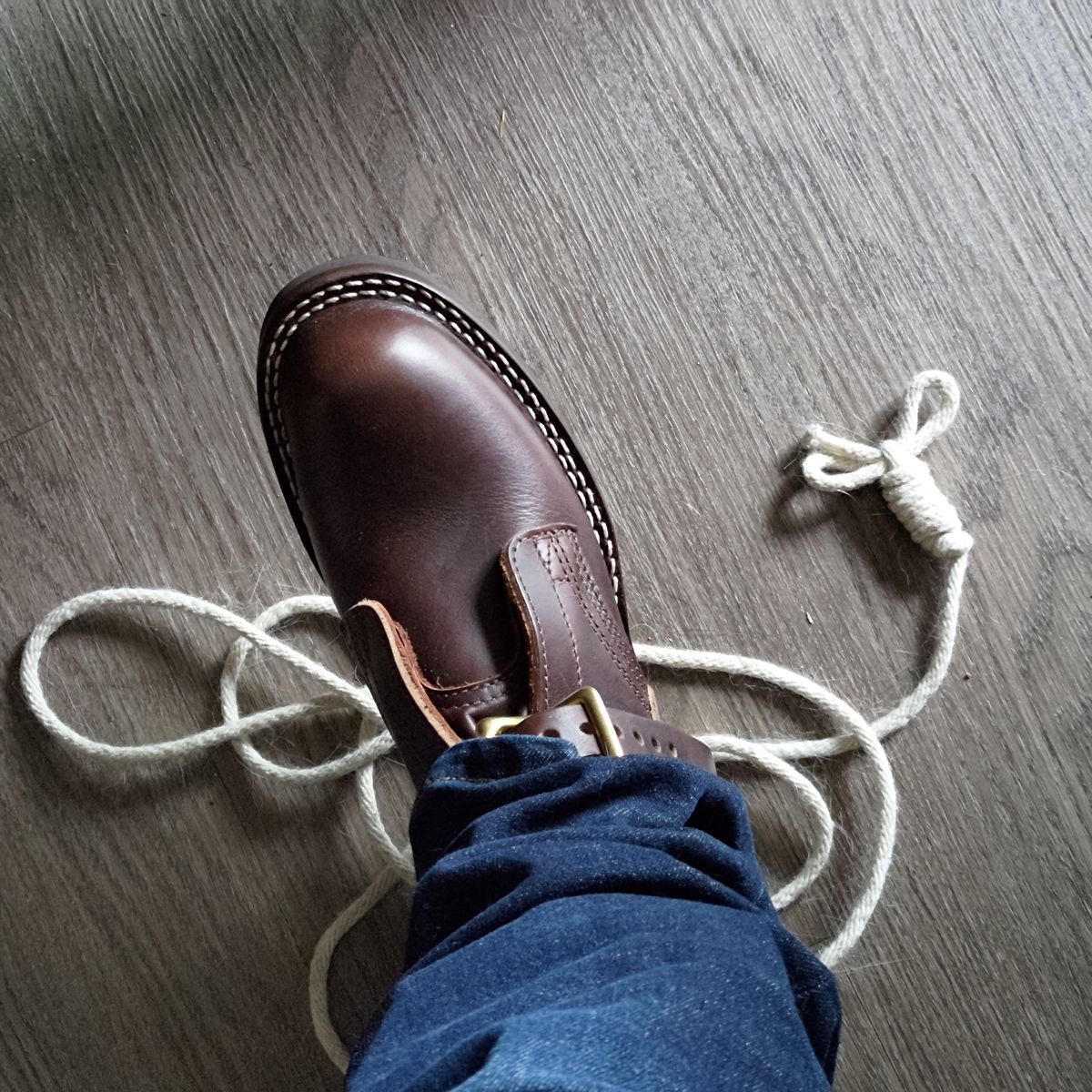 Photo by 3ringCircu5 on June 19, 2024 of the Nicks Heritage TankerPro in Horween Brown Chromexcel.