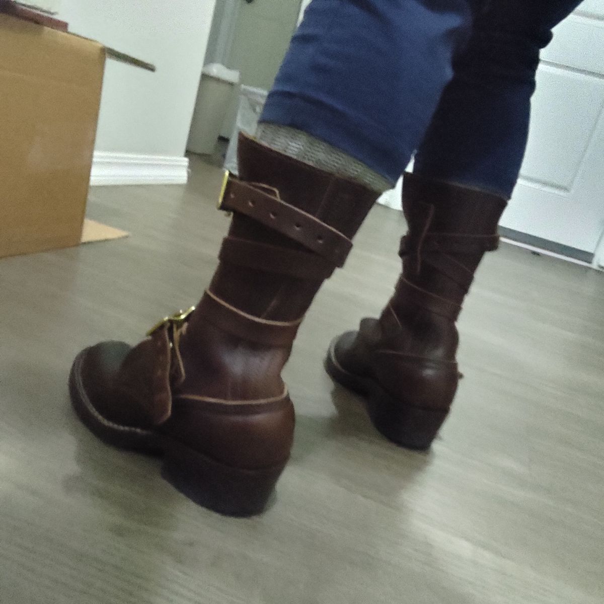 Photo by 3ringCircu5 on December 31, 2024 of the Nicks Heritage TankerPro in Horween Brown Chromexcel.
