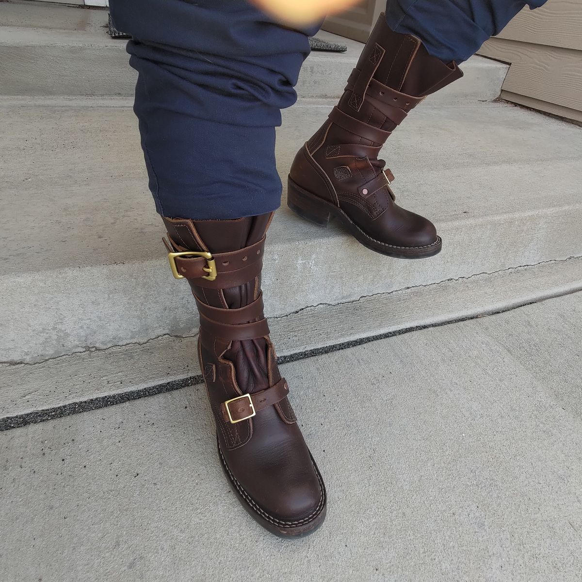 Photo by 3ringCircu5 on April 22, 2025 of the Nicks Heritage TankerPro in Horween Brown Chromexcel.