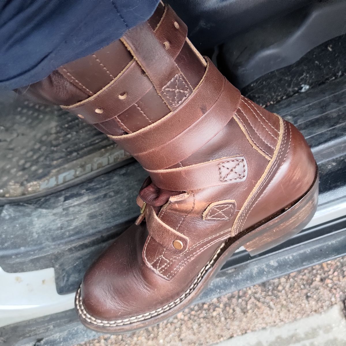 Photo by 3ringCircu5 on June 3, 2025 of the Nicks Heritage TankerPro in Horween Brown Chromexcel.