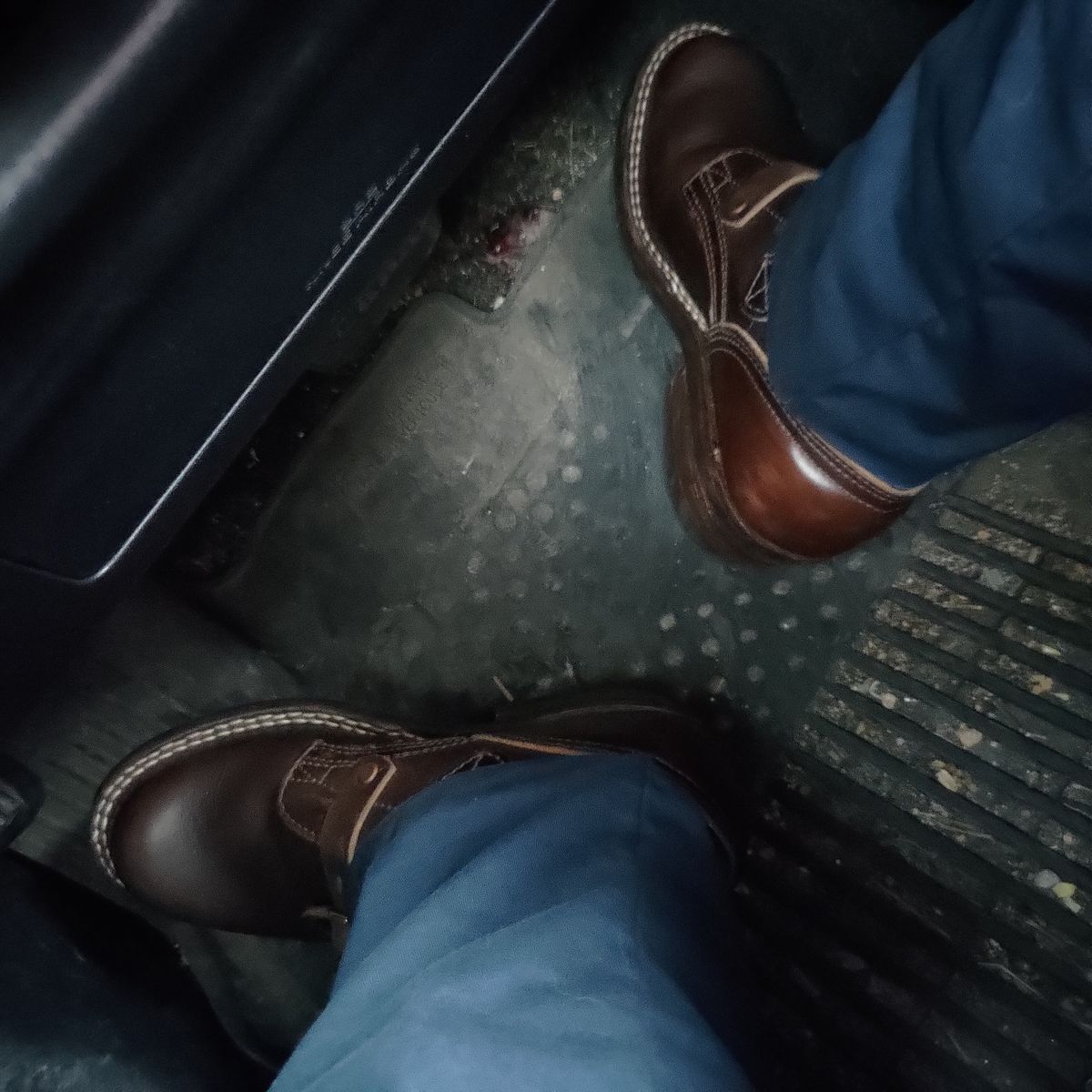 Photo by 3ringCircu5 on June 3, 2025 of the Nicks Heritage TankerPro in Horween Brown Chromexcel.