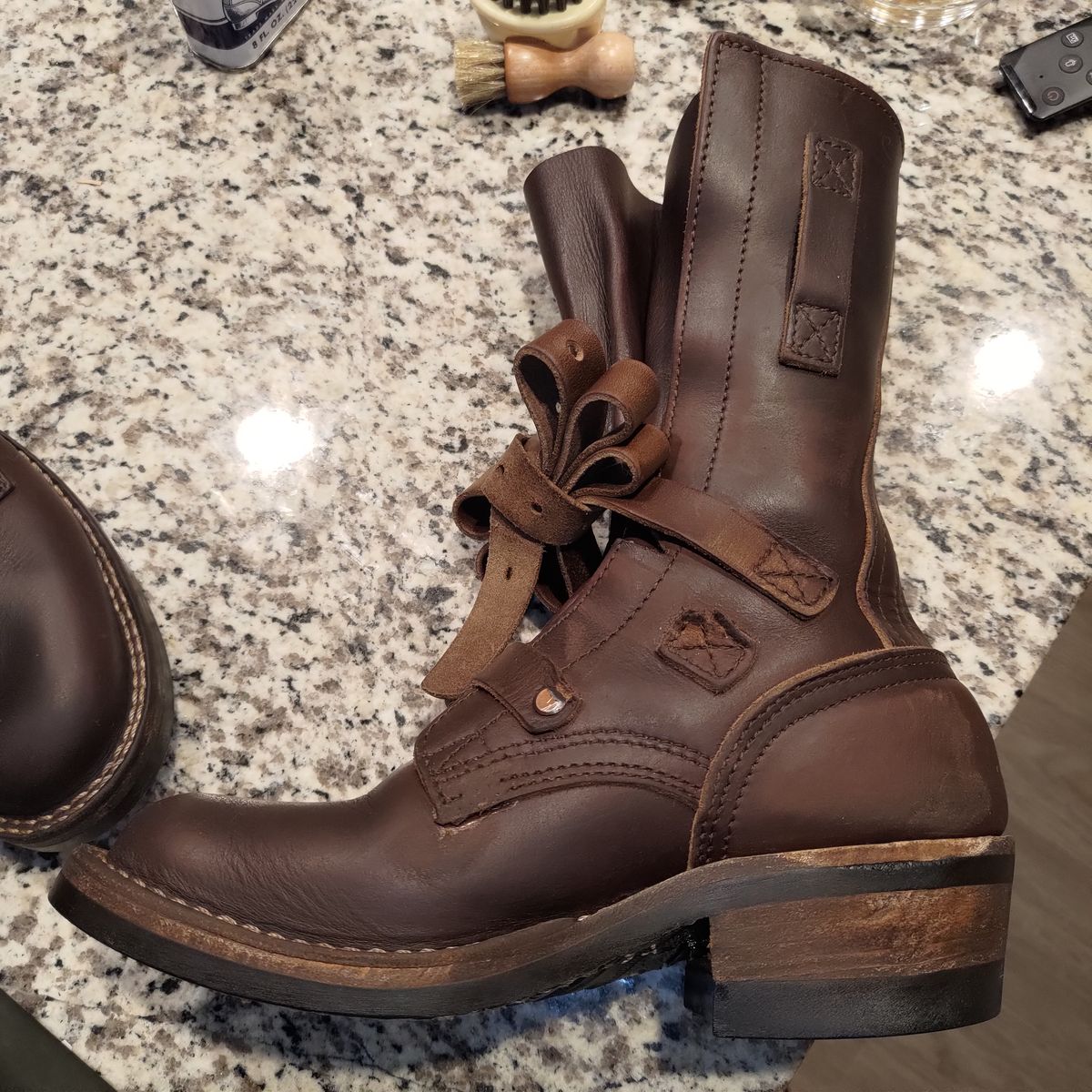 Photo by 3ringCircu5 on August 16, 2025 of the Nicks Heritage TankerPro in Horween Brown Chromexcel.