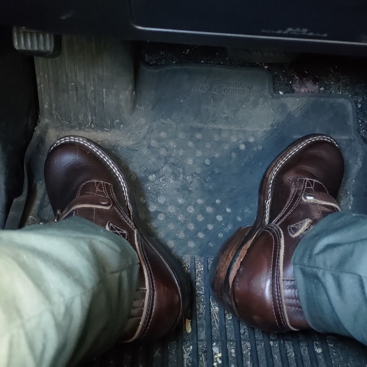 Photo by 3ringCircu5 on September 23, 2025 of the Nicks Heritage TankerPro in Horween Brown Chromexcel.