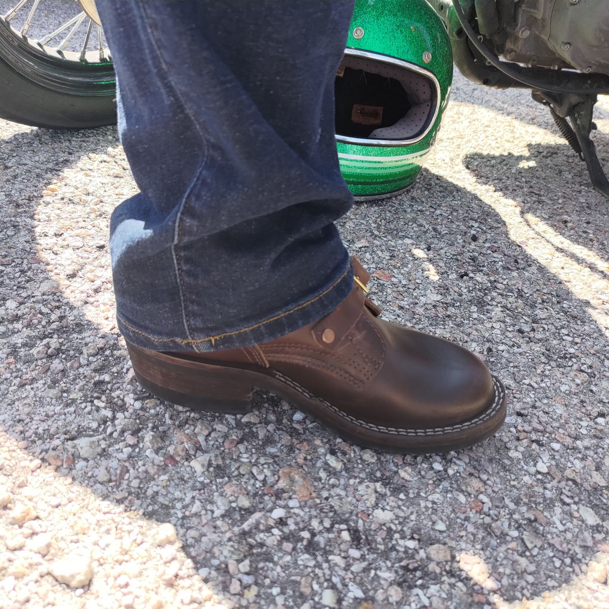Photo by 3ringCircu5 on June 7, 2025 of the Nicks Heritage TankerPro in Horween Brown Chromexcel.