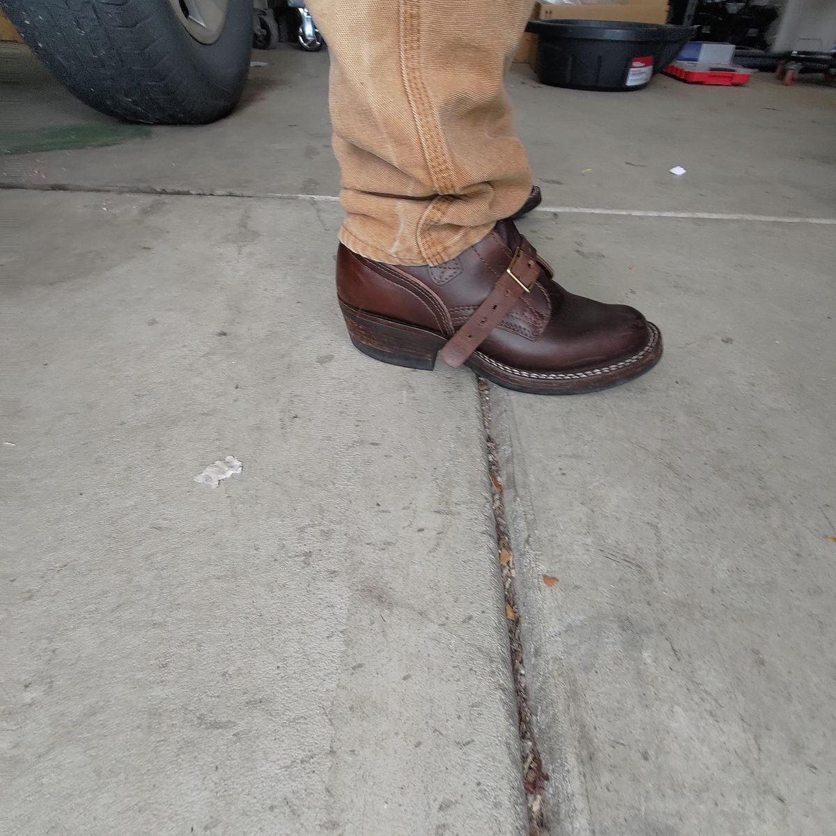 Photo by 3ringCircu5 on January 9, 2026 of the Nicks Heritage TankerPro in Horween Brown Chromexcel.