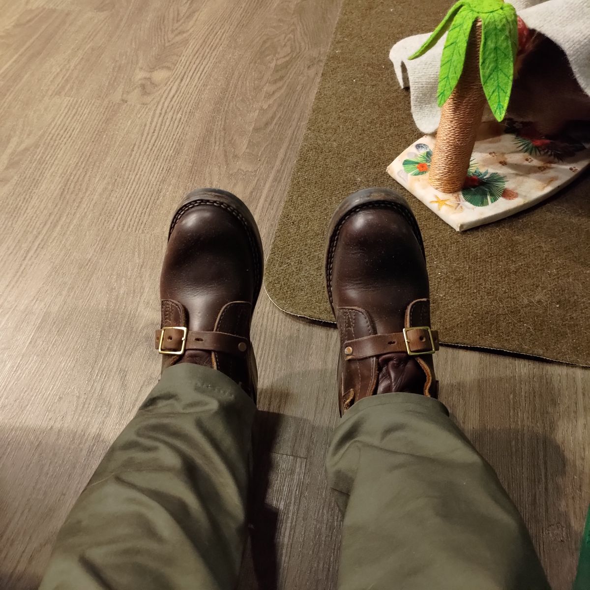 Photo by 3ringCircu5 on December 31, 2025 of the Nicks Heritage TankerPro in Horween Brown Chromexcel.