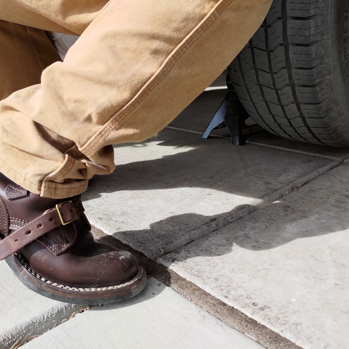 Photo by 3ringCircu5 on February 16, 2026 of the Nicks Heritage TankerPro in Horween Brown Chromexcel.