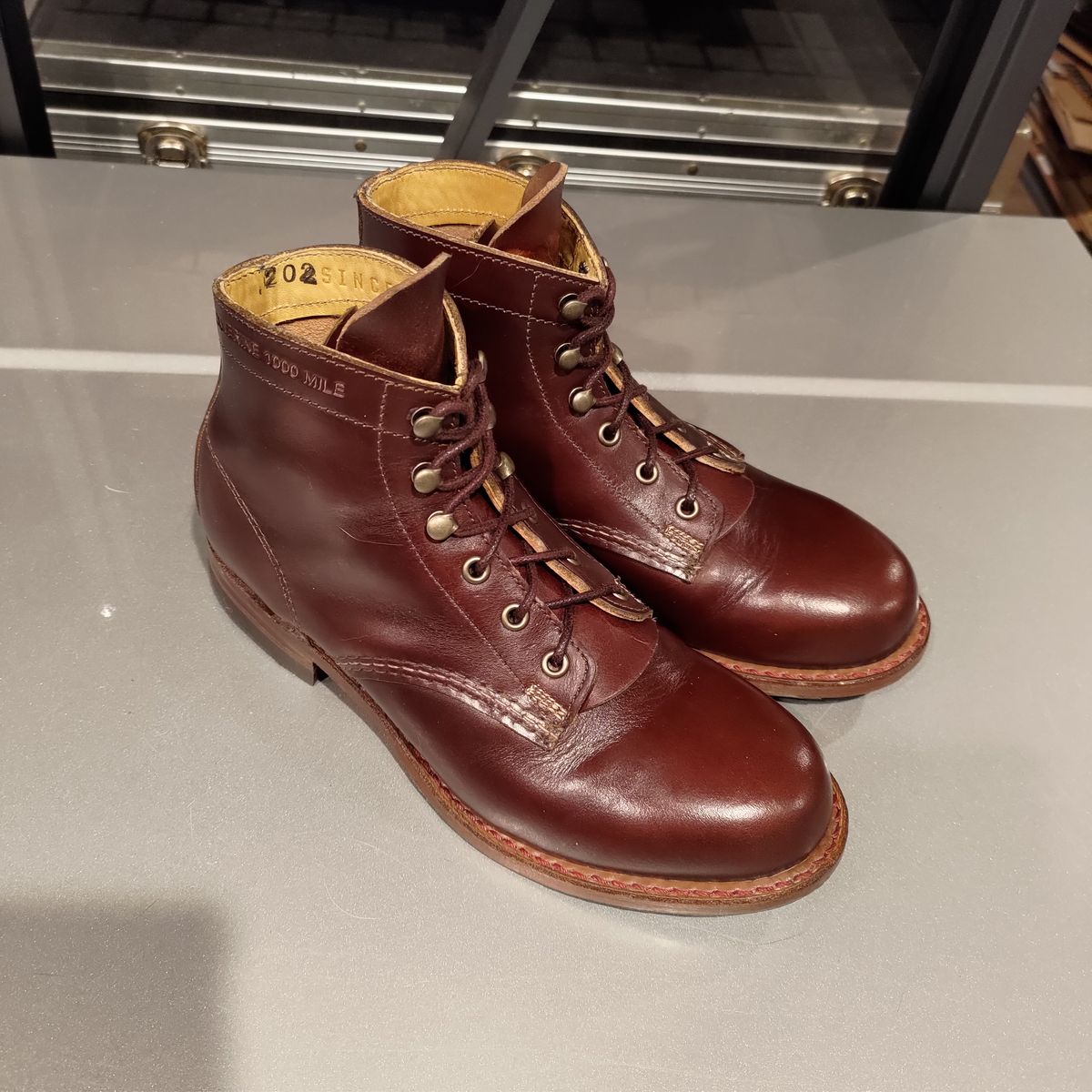 Photo by 3ringCircu5 on May 25, 2024 of the Wolverine 1000 Mile Plain-Toe Boot in Horween Tan/Cordovan (Color) Chromexcel.
