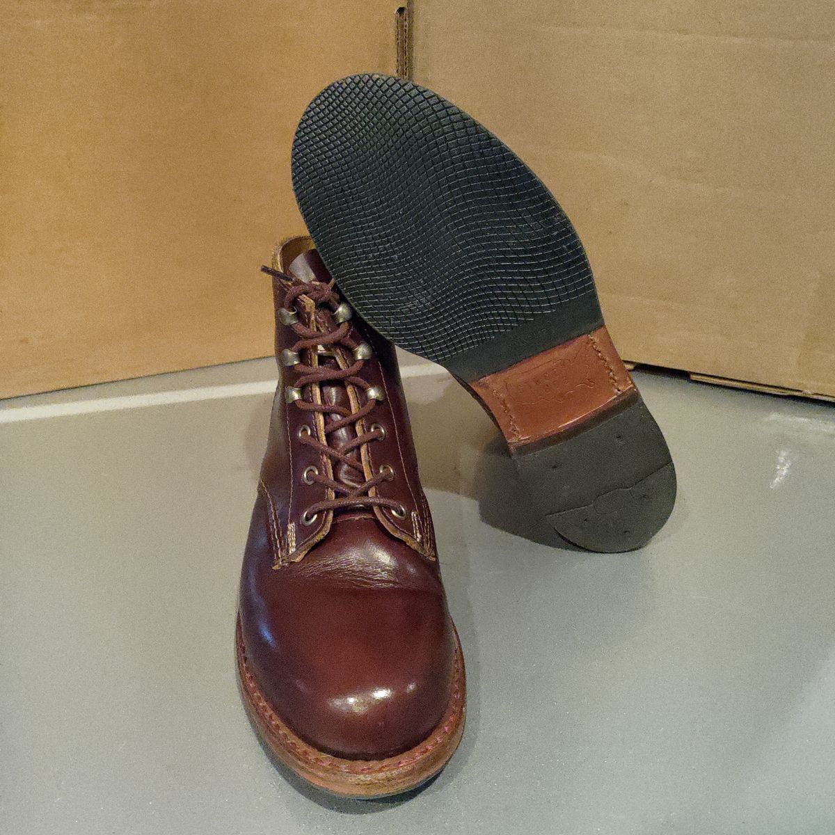 Photo by 3ringCircu5 on August 17, 2024 of the Wolverine 1000 Mile Plain-Toe Boot in Horween Tan/Cordovan (Color) Chromexcel.