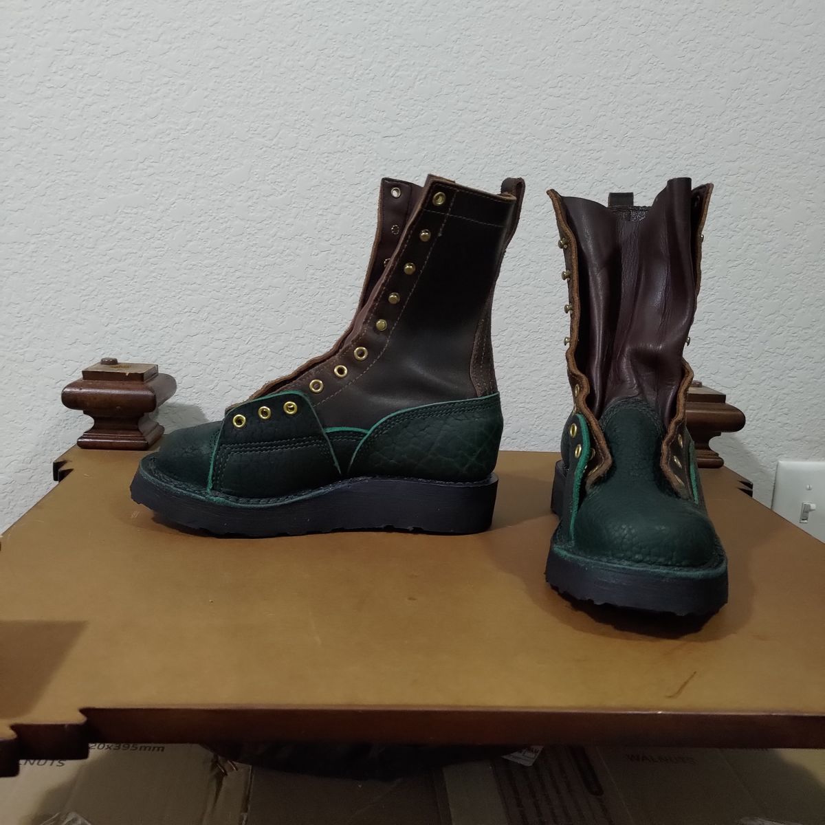 Photo by 3ringCircu5 on October 17, 2025 of the JK Boots Custom Model in Jurassic Bison & Horween Brown Waxed Flesh.