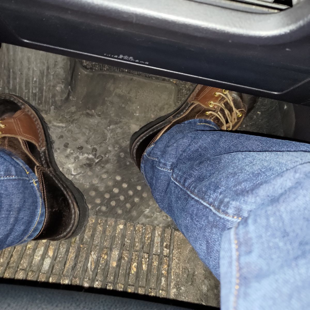 Photo by 3ringCircu5 on March 15, 2025 of the Nicks x Rose Anvil ND3 in Horween Brown Waxed Flesh.