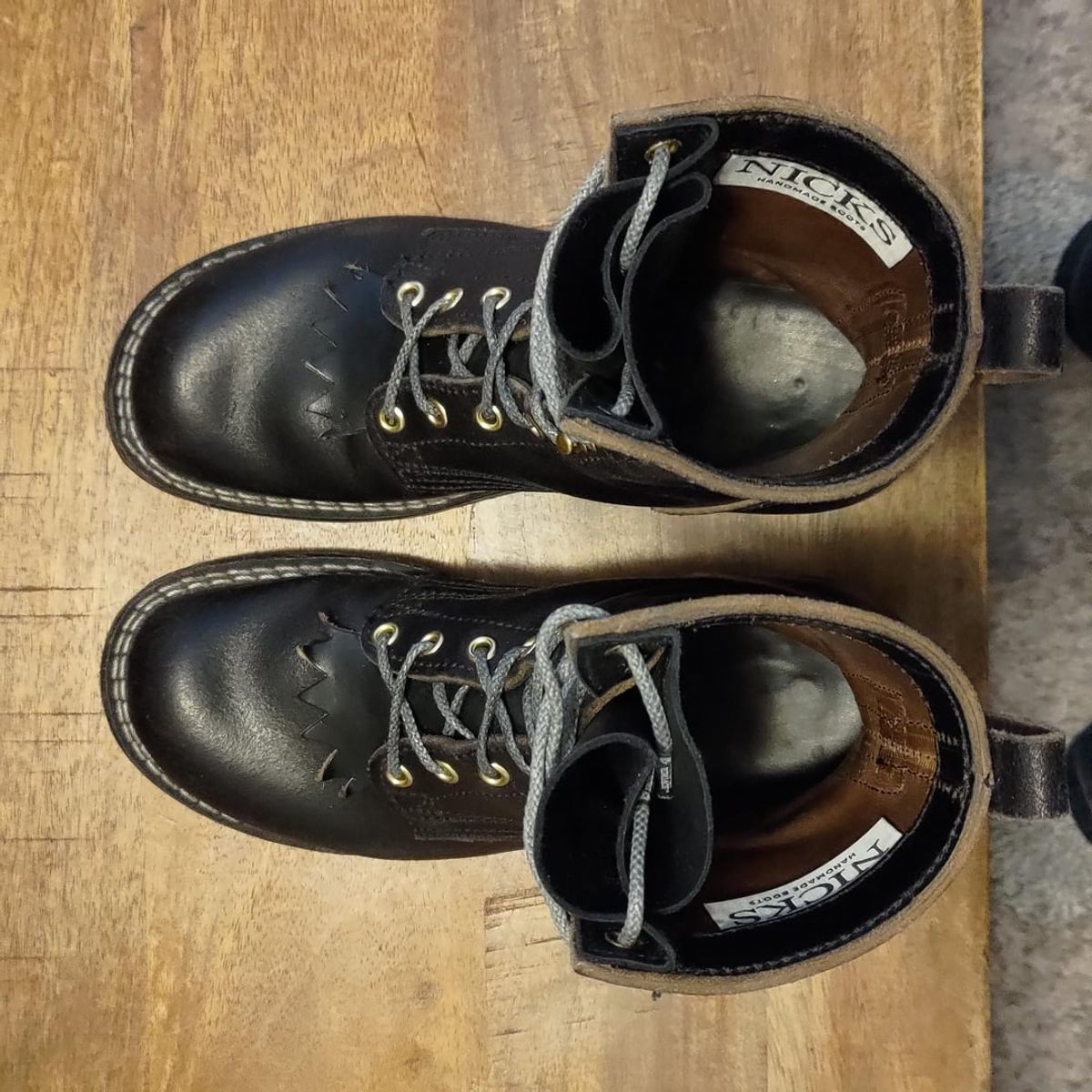 Photo by 3ringCircu5 on January 12, 2024 of the Nicks Urban Logger in Horween Black Waxed Flesh.