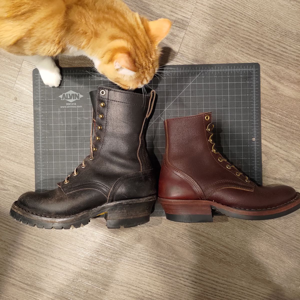 Photo by 3ringCircu5 on August 11, 2025 of the Nicks Urban Logger in Horween Black Waxed Flesh.