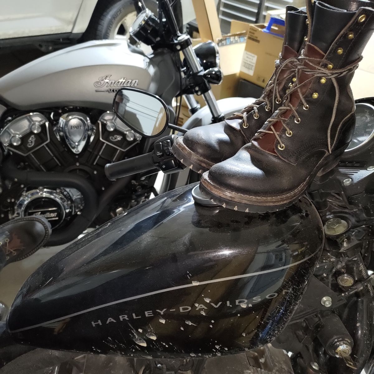Photo by 3ringCircu5 on April 11, 2026 of the Nicks Urban Logger in Horween Black Waxed Flesh.