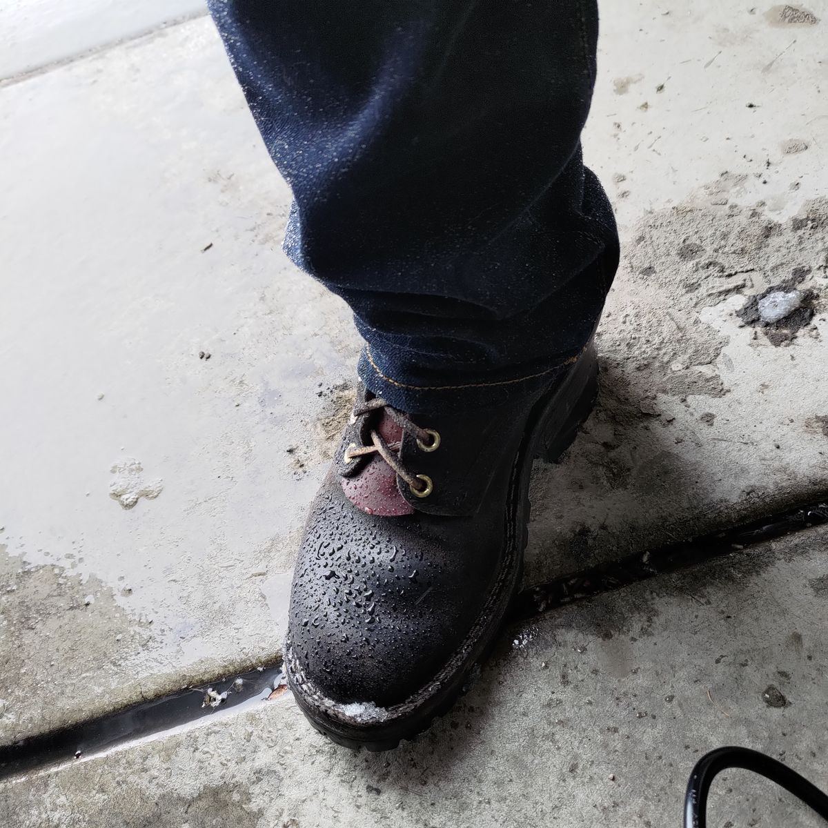 Photo by 3ringCircu5 on March 6, 2026 of the Nicks Urban Logger in Horween Black Waxed Flesh.