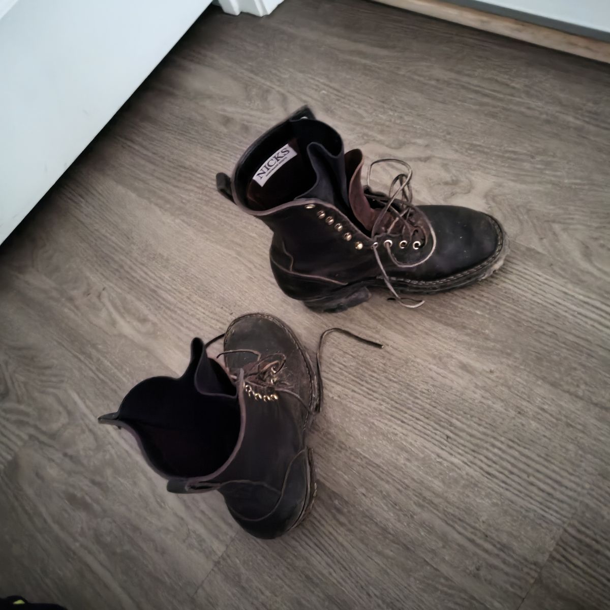 Photo by 3ringCircu5 on May 24, 2026 of the Nicks Urban Logger in Horween Black Waxed Flesh.