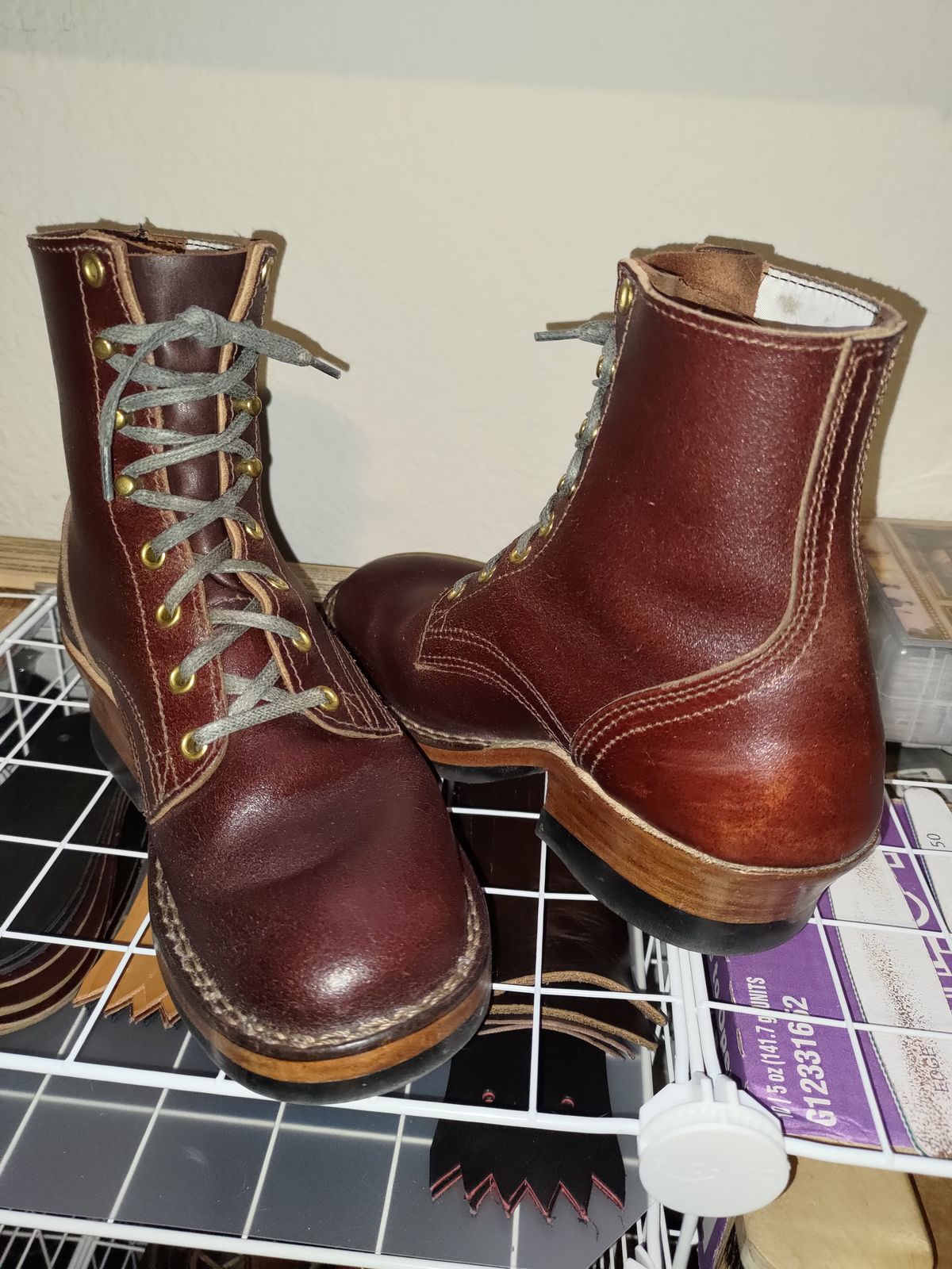 Photo by 3ringCircu5 on December 18, 2024 of the Nicks MTO in Horween Tan Waxed Flesh.